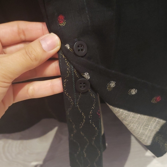 Japanese Temari Collared Button-Down Linen Shirt - Picture 7 of 9